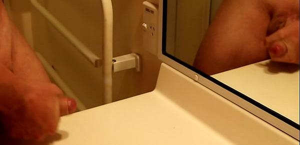  THICK WHITE COCK BLASTS MASSIVE CUMSHOT ALL OVER THE BATHROOM MIRROR SOLO!